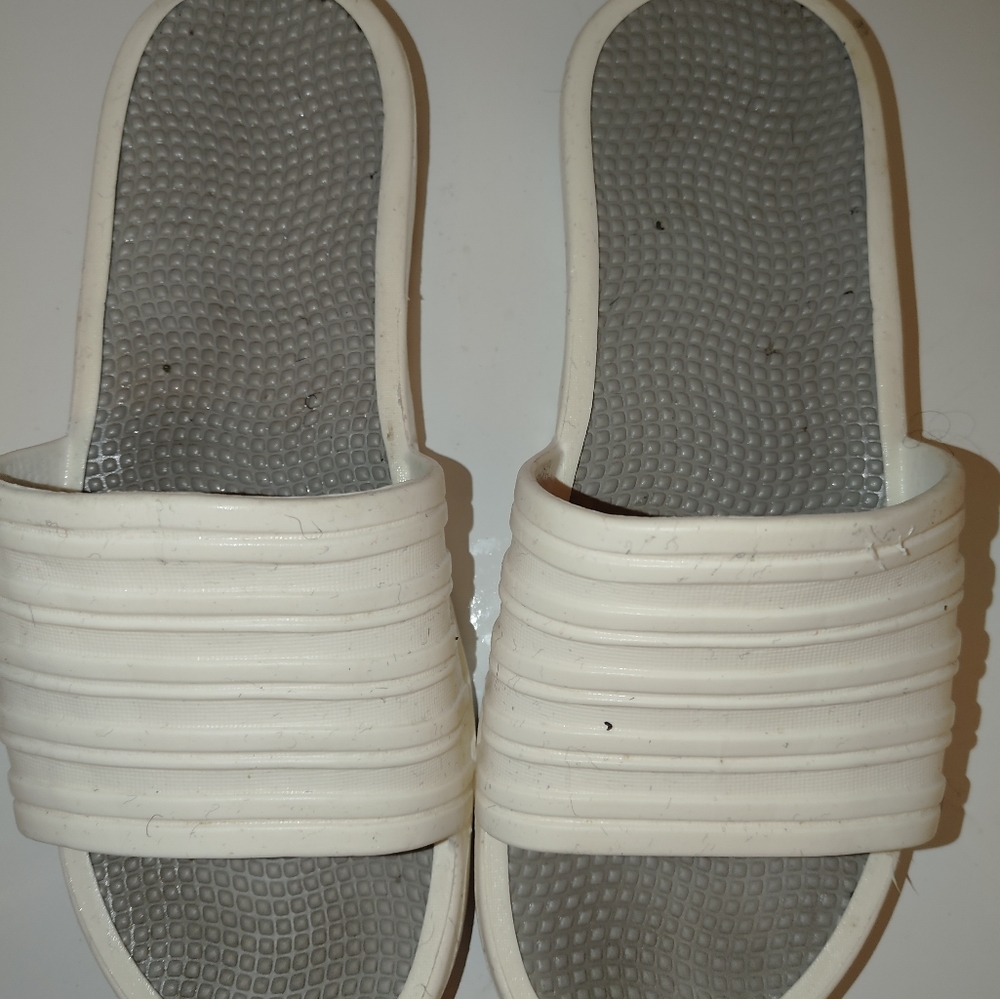 Comfort Slides - Picture 3 of 5